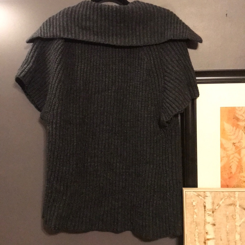 H&M short sleeve sweater - Picture 2 of 5